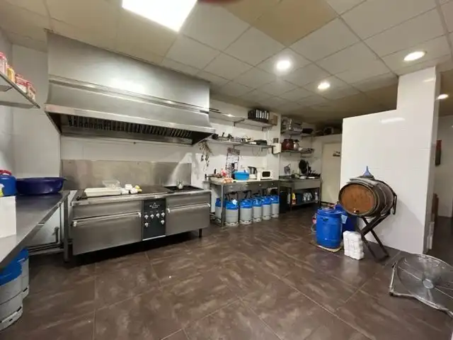 Local comercial en venda a Zona Pueblo, imagen 4