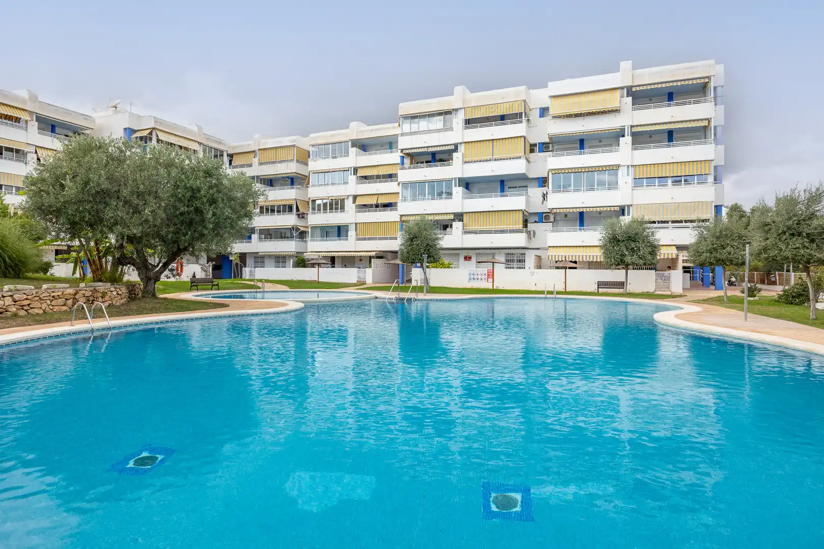 Piscina de Apartamento en venta en Villajoyosa / La Vila Joiosa con Piscina, Amueblado y Piscina comunitaria