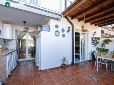 Maison mitoyenne avec balcon à vendre à Calle Huerto de la Muharra