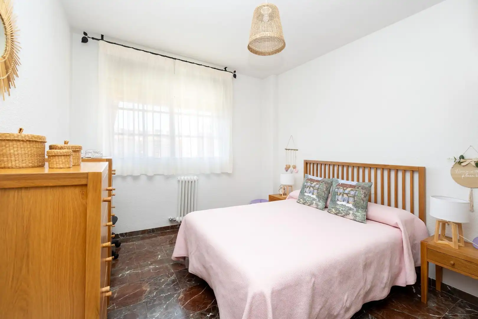 Bedroom of Apartments for sale in Granada  with Heating and Terrace