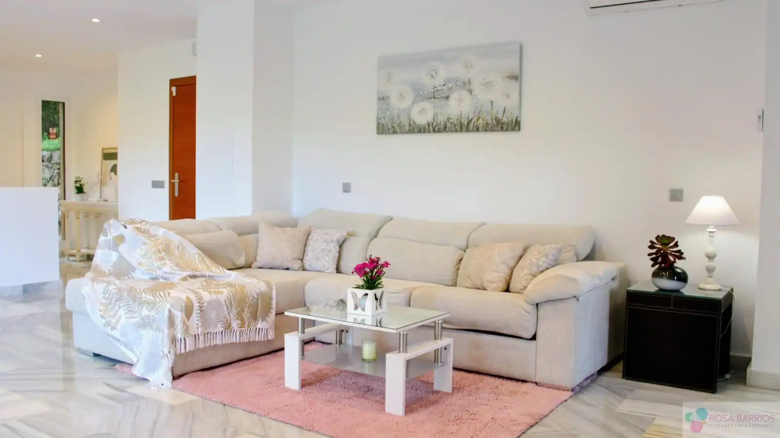 Living room of Houses for sale in Benahavís  with Terrace, Swimming Pool and Furnished