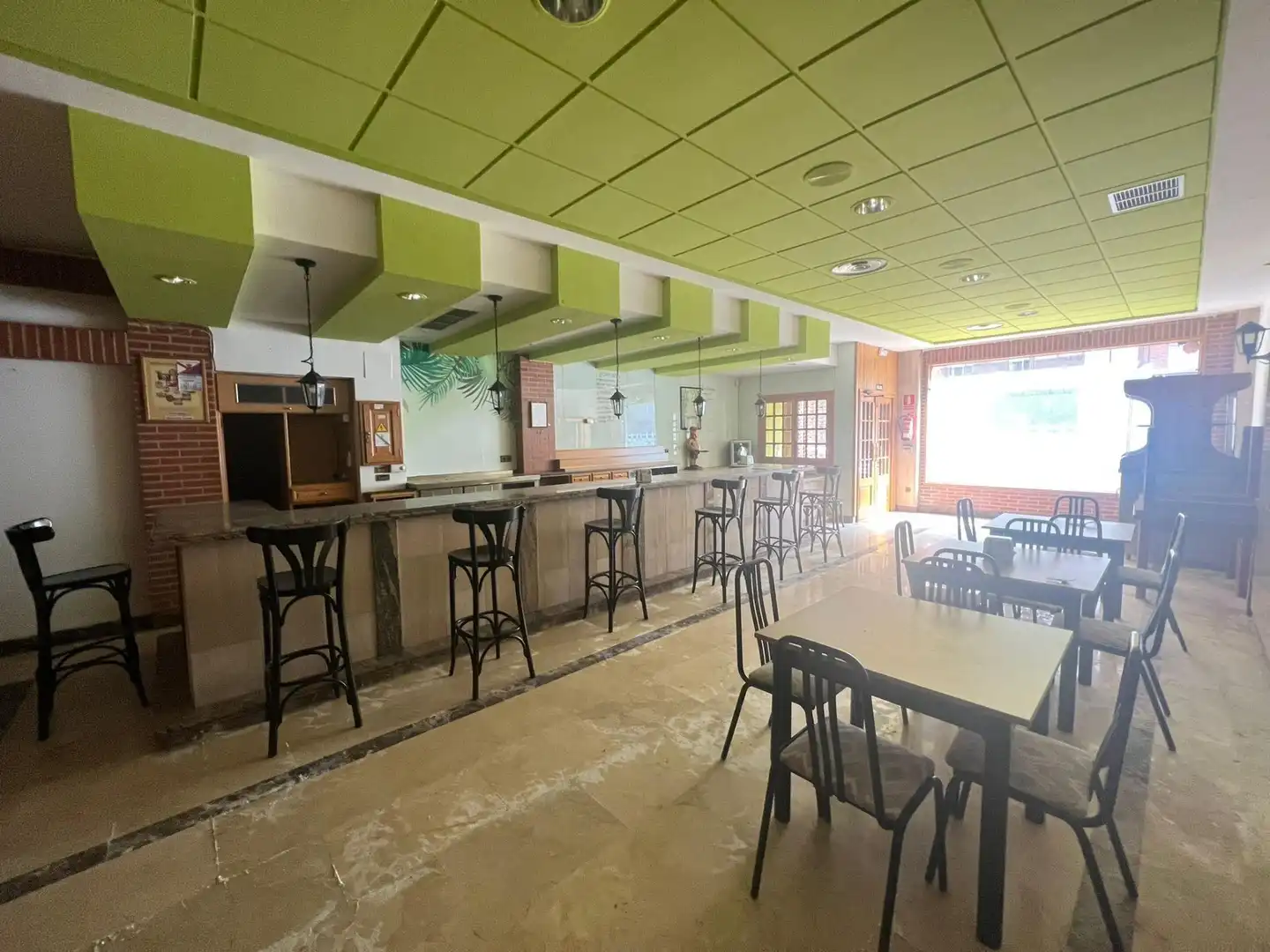 Local comercial en venda a Avenida Avenida del Ferrocarril 42
