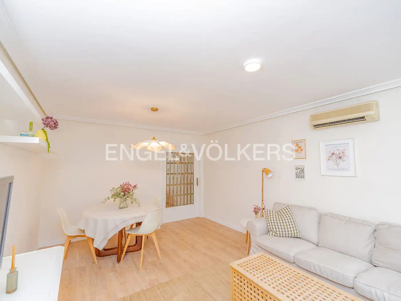 Vista exterior de Piso en venta en Alicante / Alacant con Aire acondicionado y Calefacción