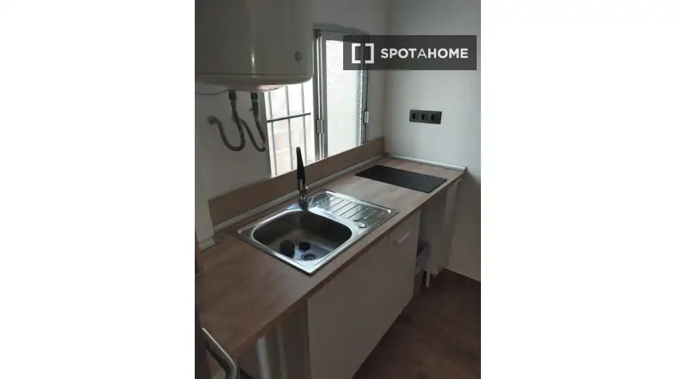 Cocina de Estudio para compartir en Málaga con Aire acondicionado, Calefacción y Terraza