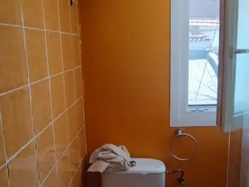 Bany de Casa adosada en venda en  Madrid Capital amb Aire condicionat i Balcó