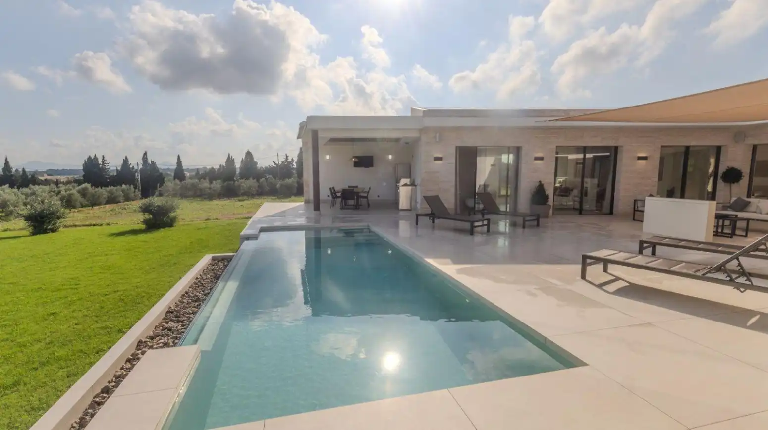 Piscina de Casa o xalet de lloguer en Muro amb Aire condicionat, Calefacció i Jardí privat
