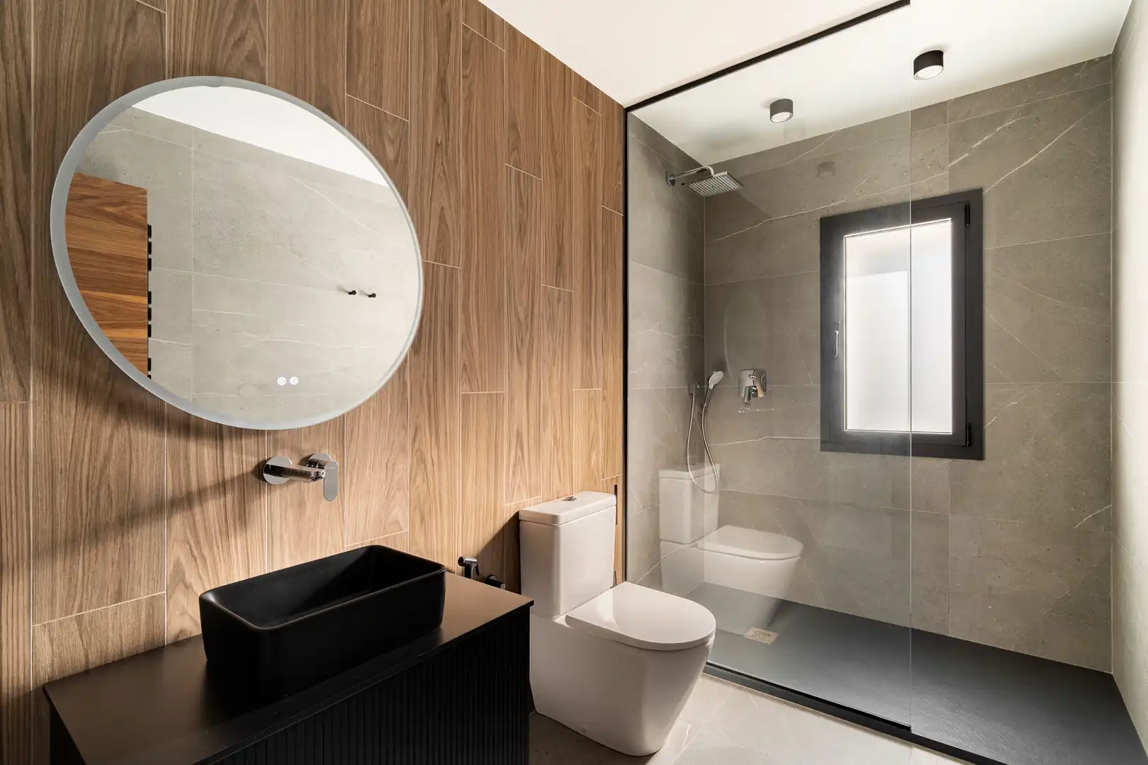 Bathroom of Houses for sale in Castelldefels  with Air Conditioner, Heating and Private garden