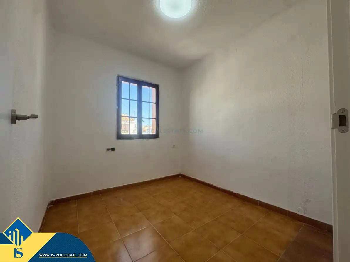 Dormitori de Casa adosada en venda en Torrevieja amb Calefacció, Jardí privat i Terrassa