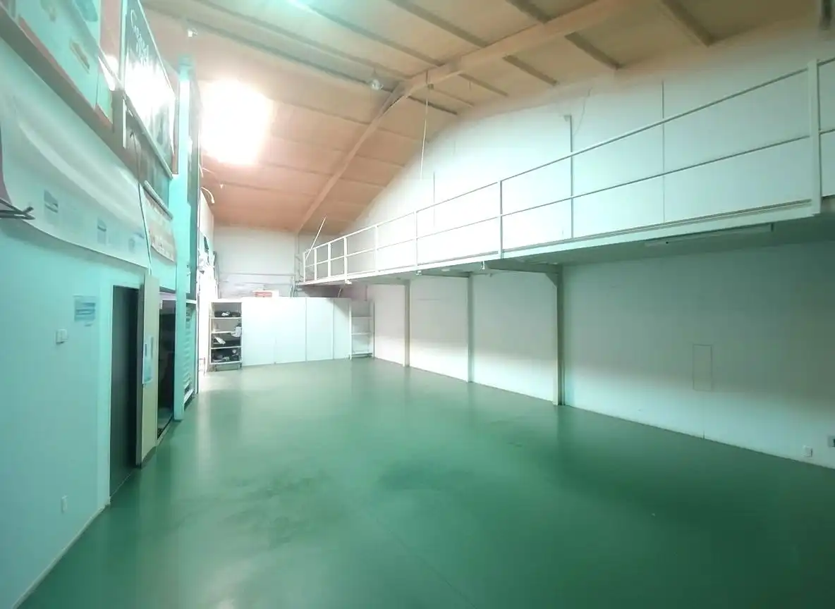 Industrial buildings for sale in Guareña
