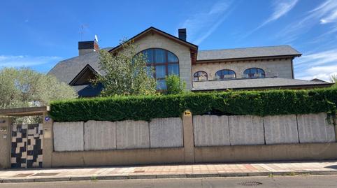 Photo 2 of House or chalet for sale in Calle Ejército del Aire, Las Eras de Renueva, León Capital