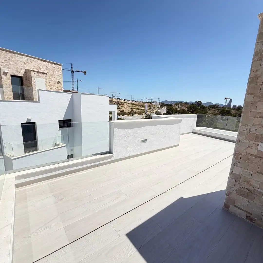 Terrassa de Casa o xalet en venda en Benidorm amb Aire condicionat, Jardí privat i Piscina