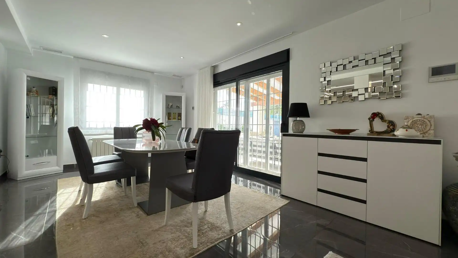 Comedor de Casa o chalet en venta en Sant Joan d'Alacant con Aire acondicionado, Calefacción y Jardín privado