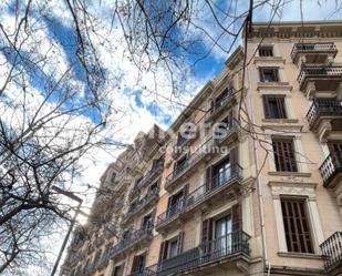 Exterior view of Flat for sale in  Barcelona Capital  with Air Conditioner