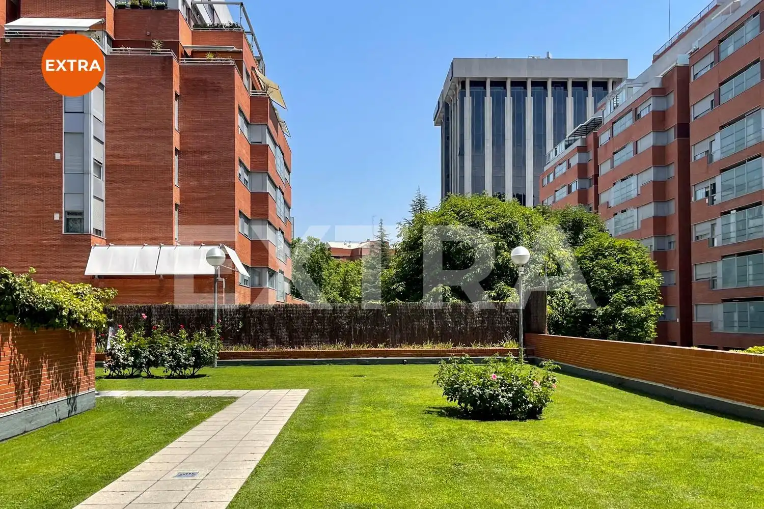 Exterior view of Flat for sale in Madrid  with Air Conditioner, Heating and Private garden