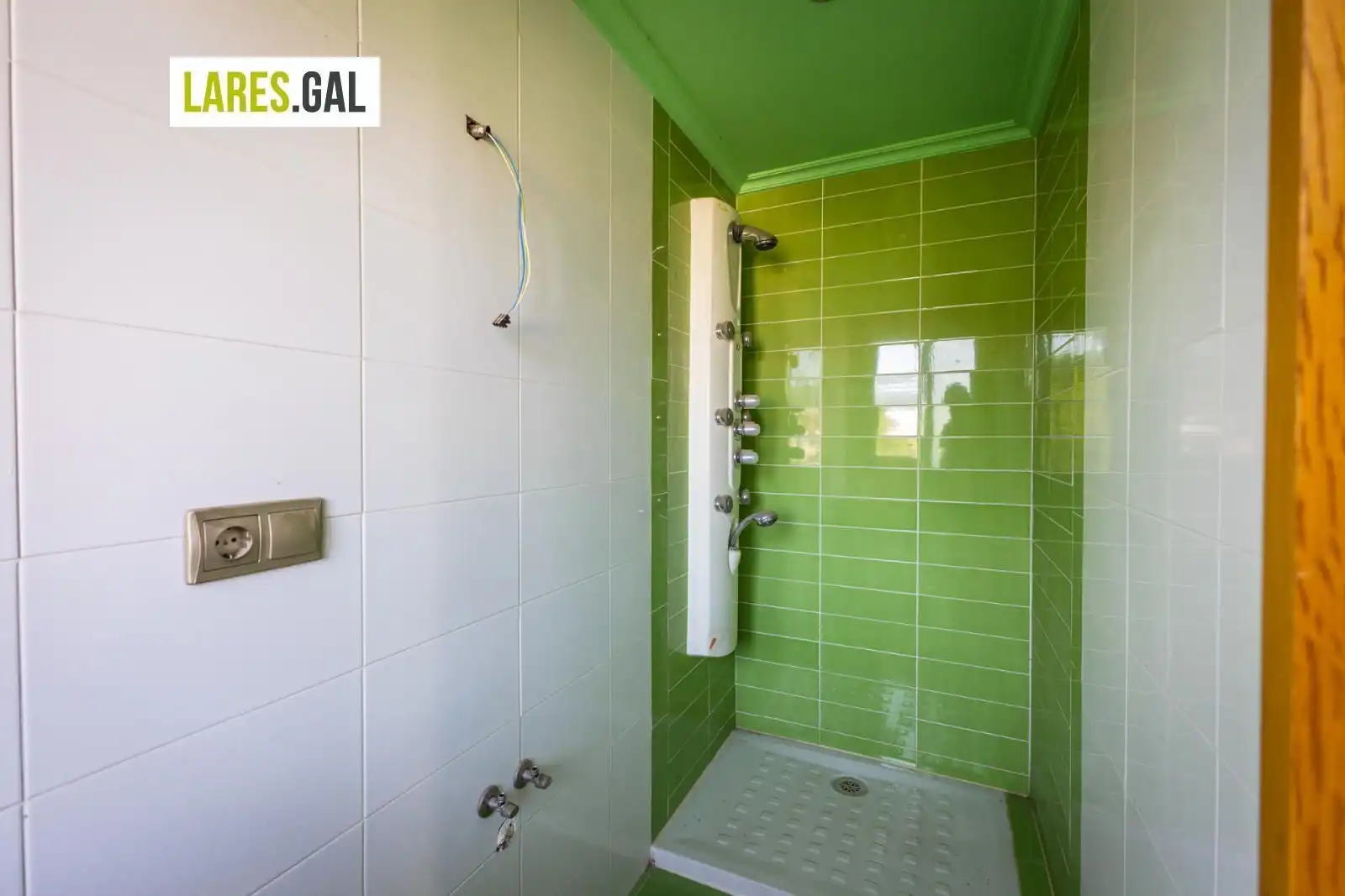 Bathroom of Attic for sale in Cangas   with Terrace