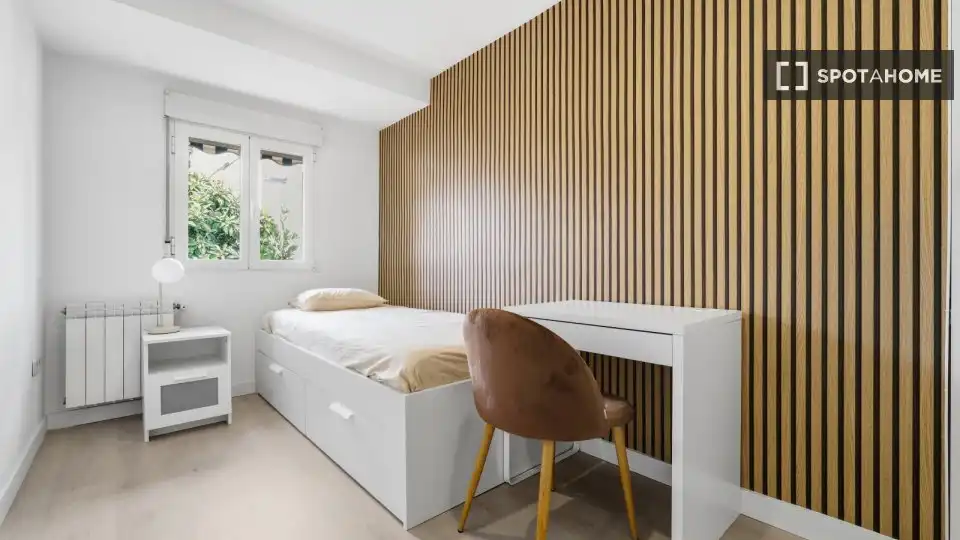 Room in Tres Olivos - Valverde