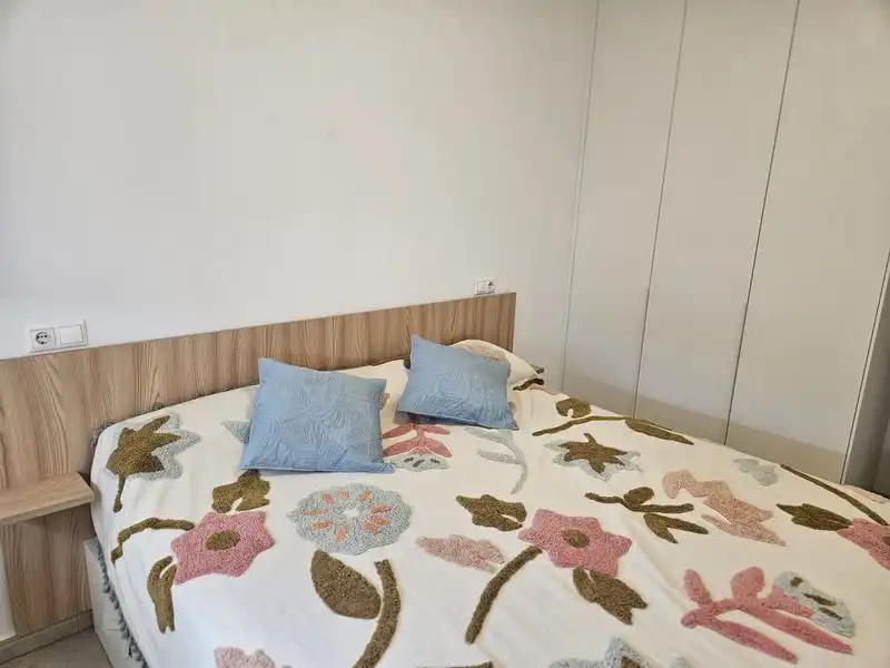 Habitación de Casa adosada en venta en Peralta / Azkoien con Aire acondicionado, Calefacción y Jardín privado
