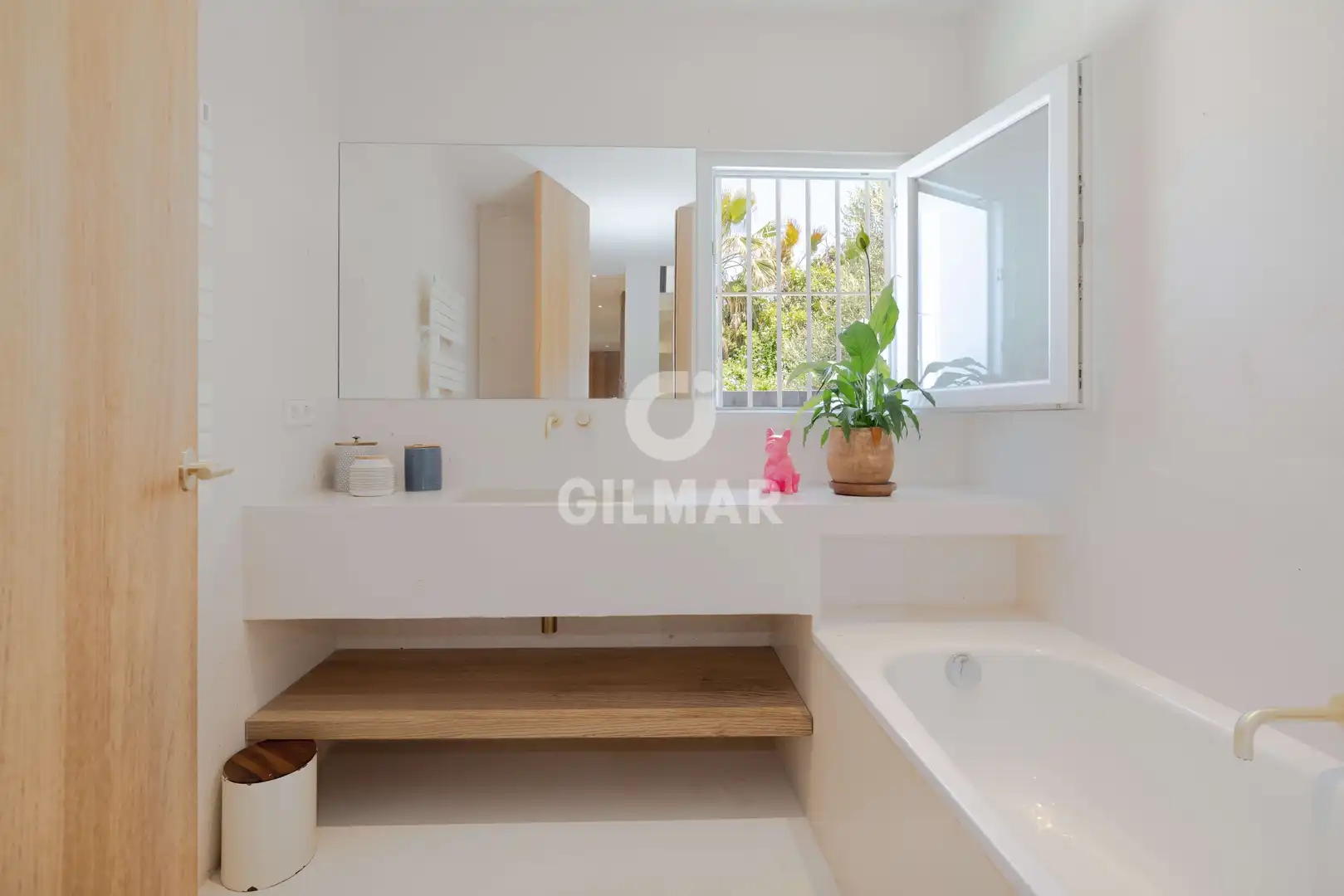 Baño de Casa adosada en venta en Marbella con Calefacción, Jardín privado y Piscina