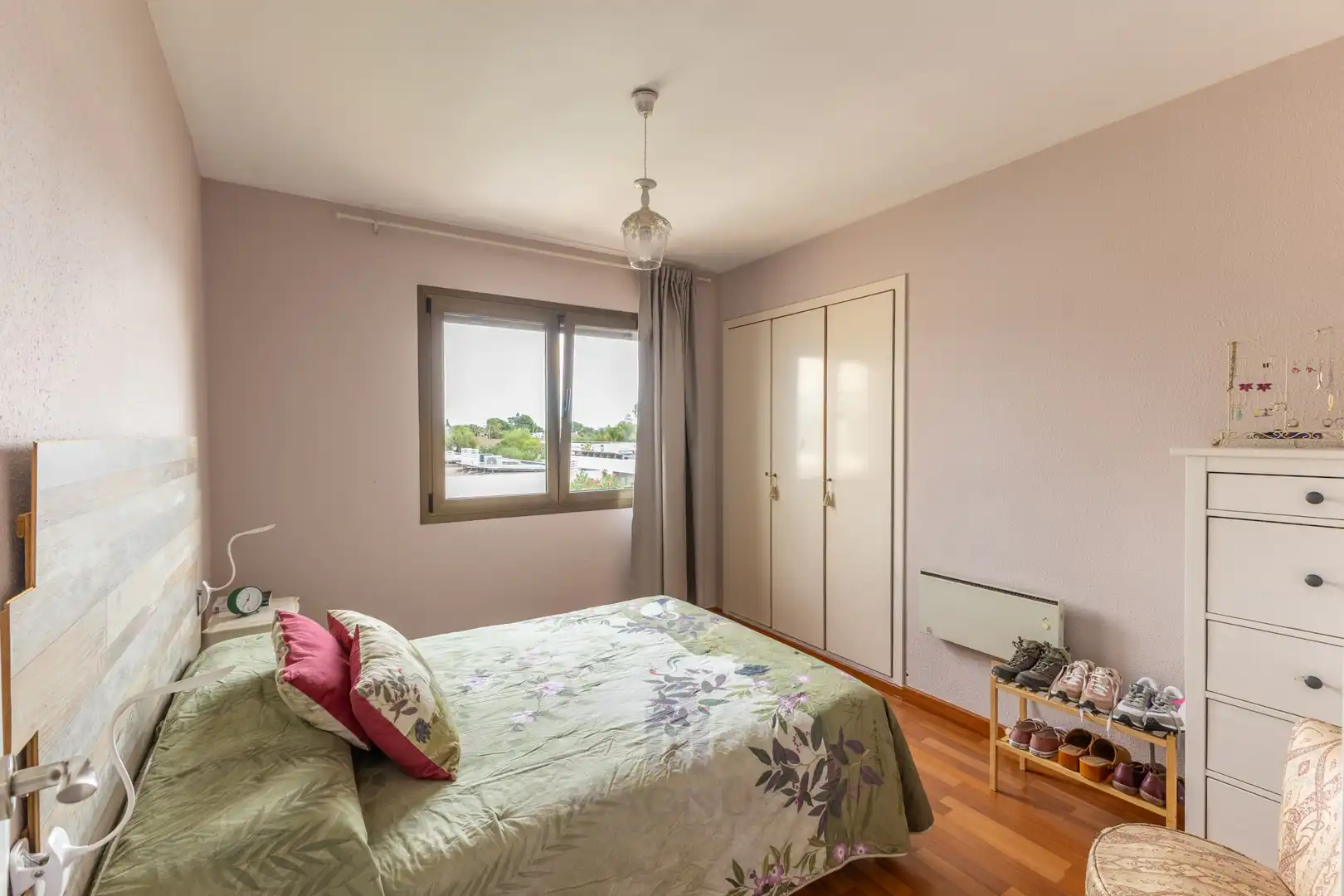 Dormitori de Apartament en venda en Serra, Valencia