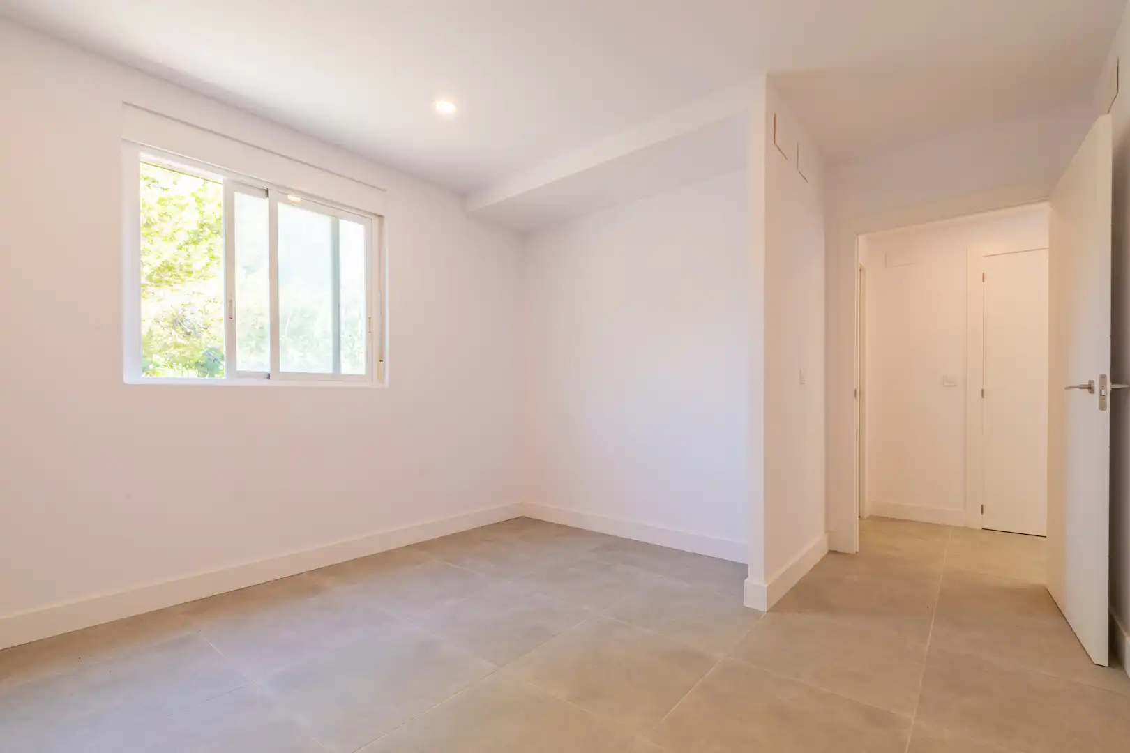 Bedroom of Commercial properties for sale in L'Alfàs del Pi  with Air Conditioner