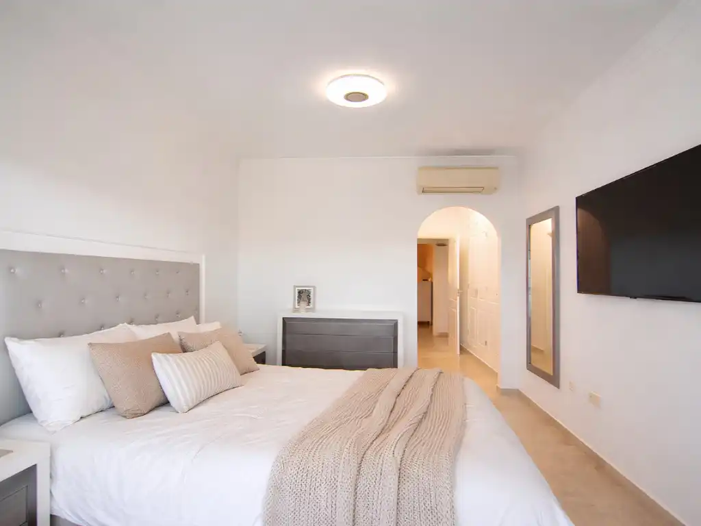 Schlafzimmer von Wohnung zum Verkauf in Mijas mit Klimaanlage, Heizung und Privatgarten