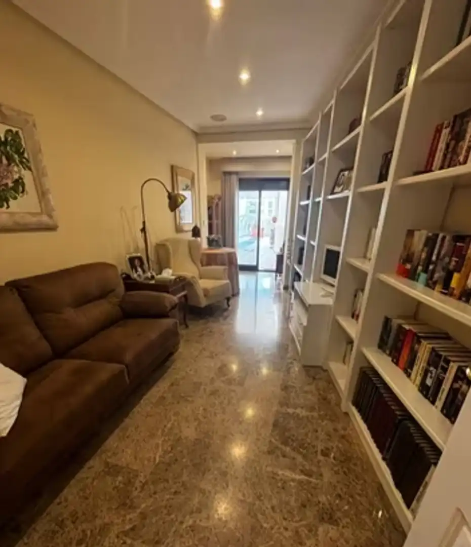 Sala d'estar de Àtic de lloguer en Elche / Elx amb Terrassa i Moblat