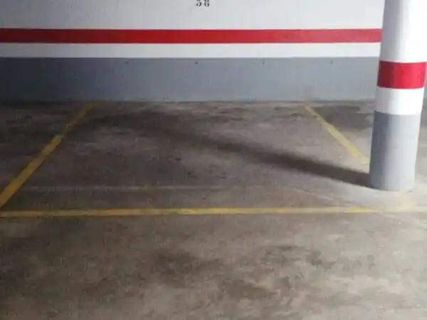 Parking de Garaje de alquiler en Borja con Alarma