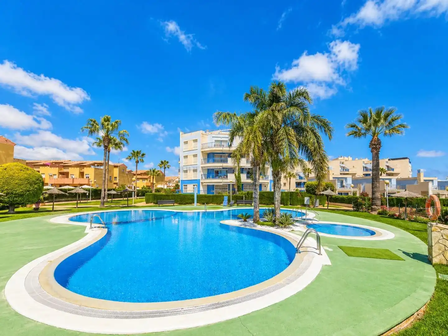 Apartament amb piscina en venda a Orihuela Costa