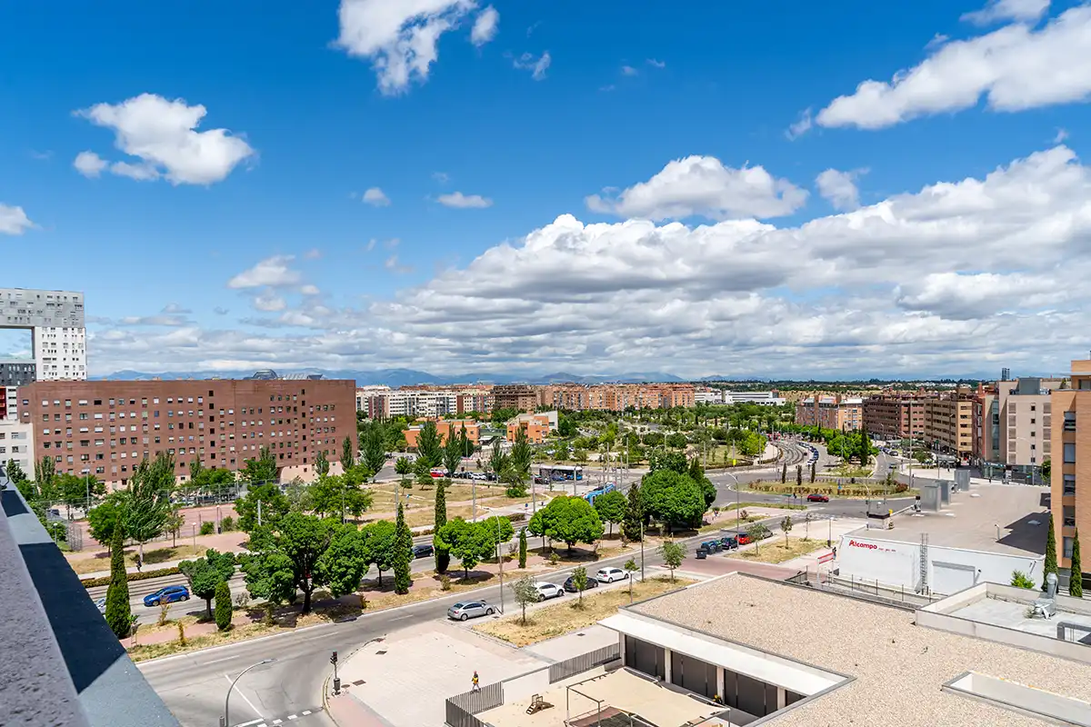 Außenansicht von Wohnung zum Verkauf in Madrid mit Klimaanlage, Terrasse und Gemeinschaftspool