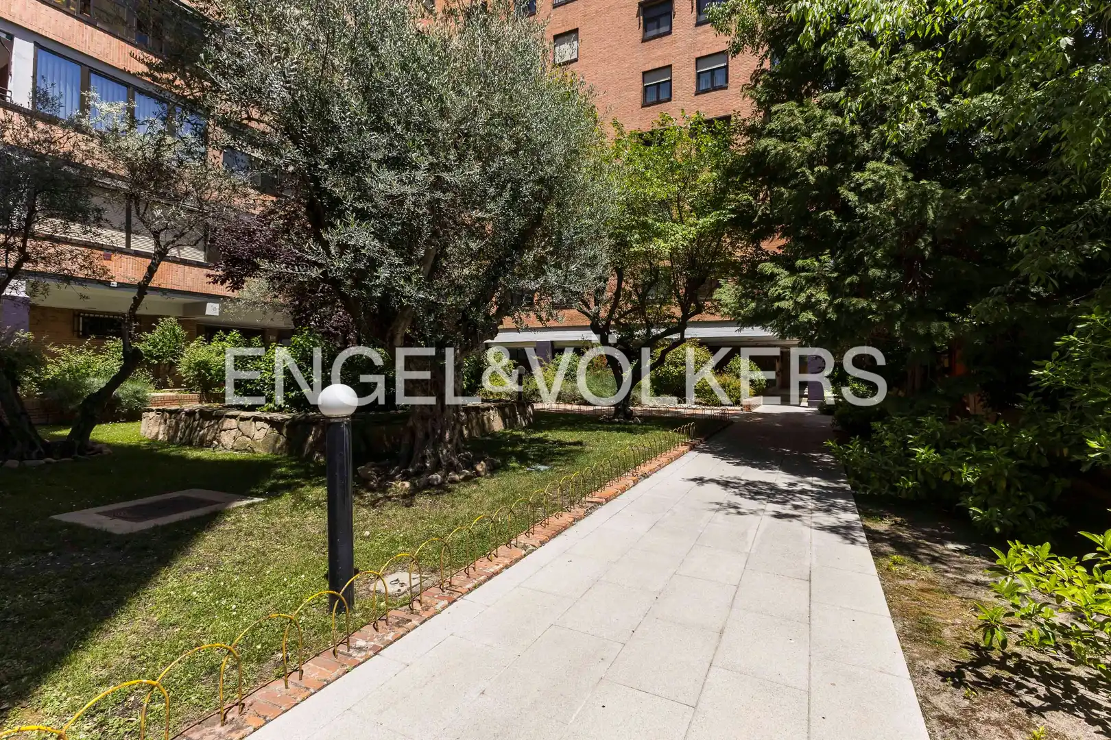 Vista exterior de Pis de lloguer en Madrid amb Aire condicionat, Calefacció i Piscina