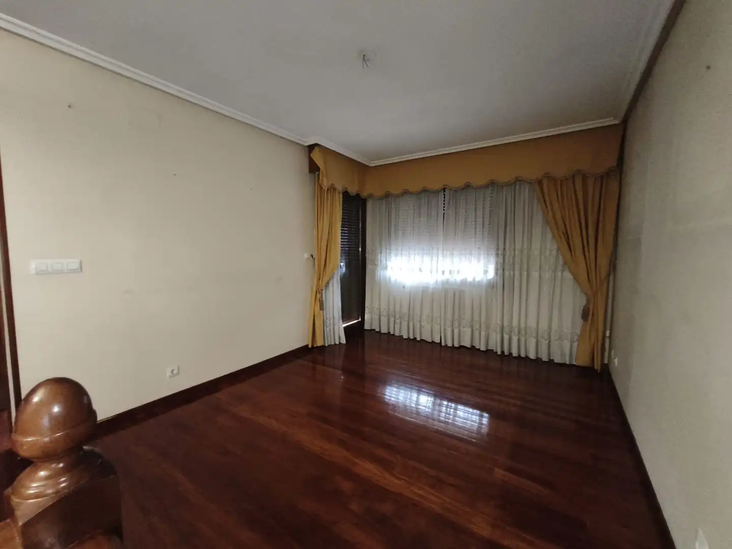 Bedroom of Houses for sale in Ourense Capital   with Heating, Private garden and Parquet flooring