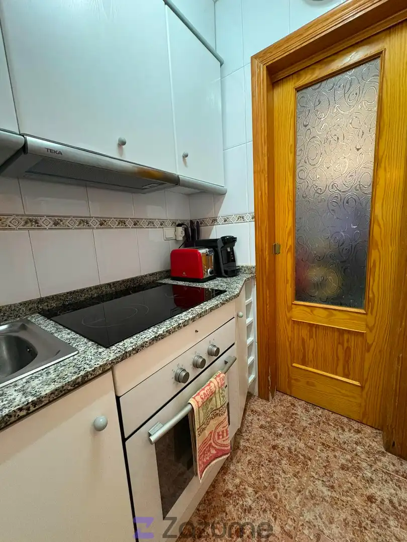 Cocina de Piso de alquiler en Torrevieja con Aire acondicionado, Calefacción y Piscina