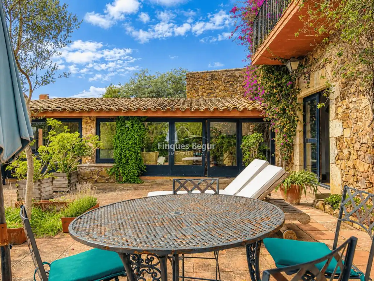 Terrassa de Finca rústica en venda en Mont-ras amb Calefacció, Jardí privat i Terrassa