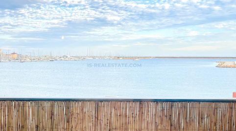 Apartamento reformado con terraza, en la provincia de Alicante, en Torrevieja, en la zona de Playa del Acequión. 2 habitaciones |