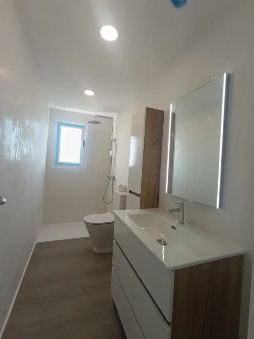Bathroom of Flat for rent in Málaga  with Air Conditioner