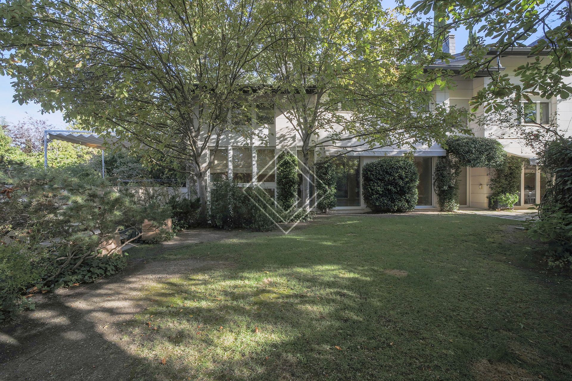 Jardín de Casa o chalet en venta en  Madrid Capital con Aire acondicionado, Calefacción y Jardín privado