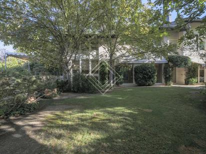 Garden of House or chalet for sale in  Madrid Capital  with Air Conditioner, Heating and Private garden