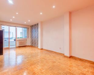 Living room of Flat for sale in  Madrid Capital  with Heating and Terrace