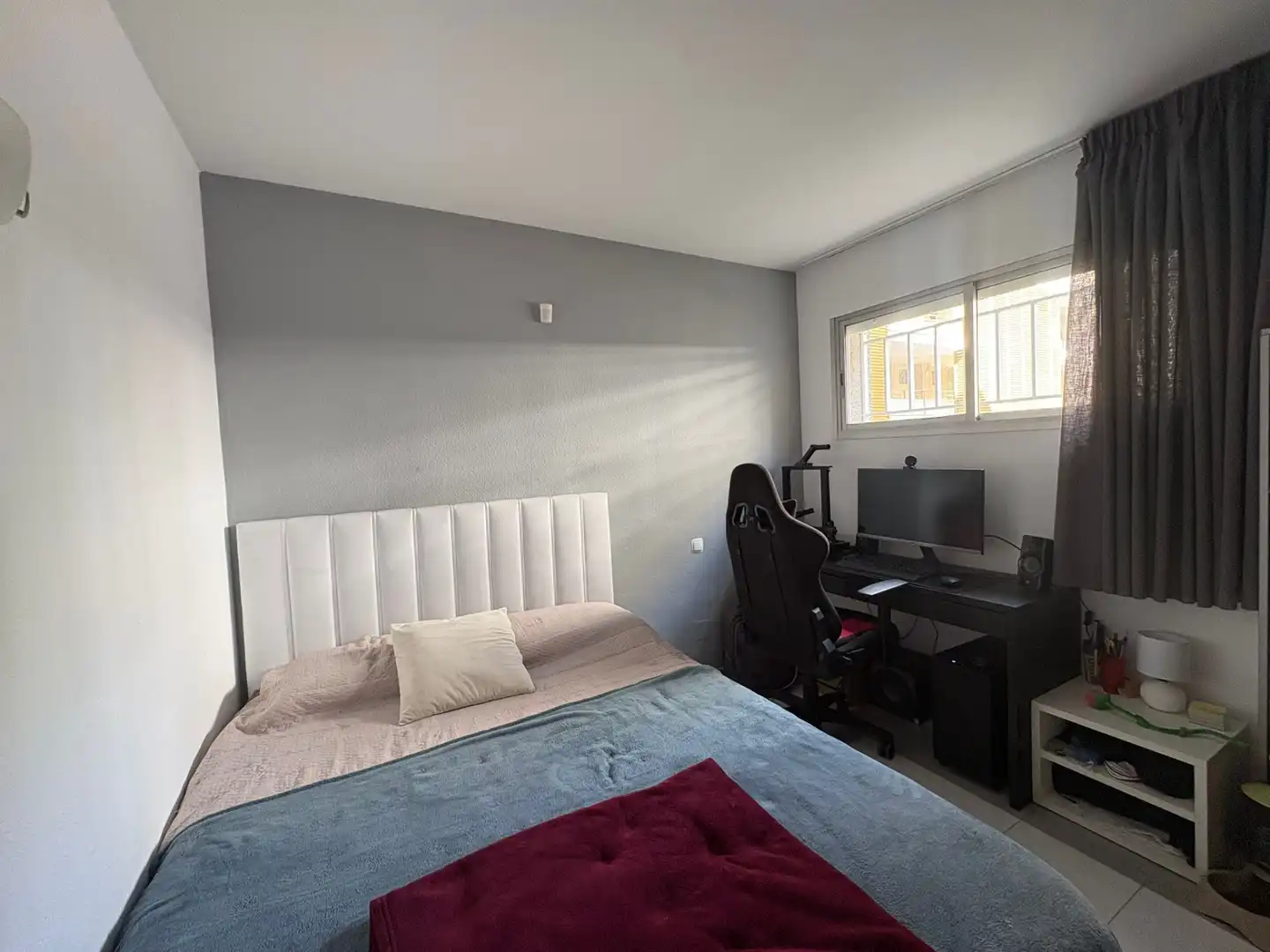 Schlafzimmer von Wohnung zum Verkauf in Salou mit Klimaanlage, Heizung und Terrasse