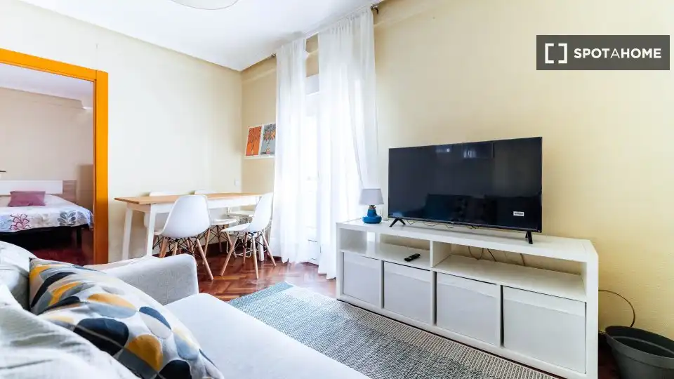 Sala de estar de Piso para compartir en Valladolid con Aire acondicionado, Calefacción y Amueblado