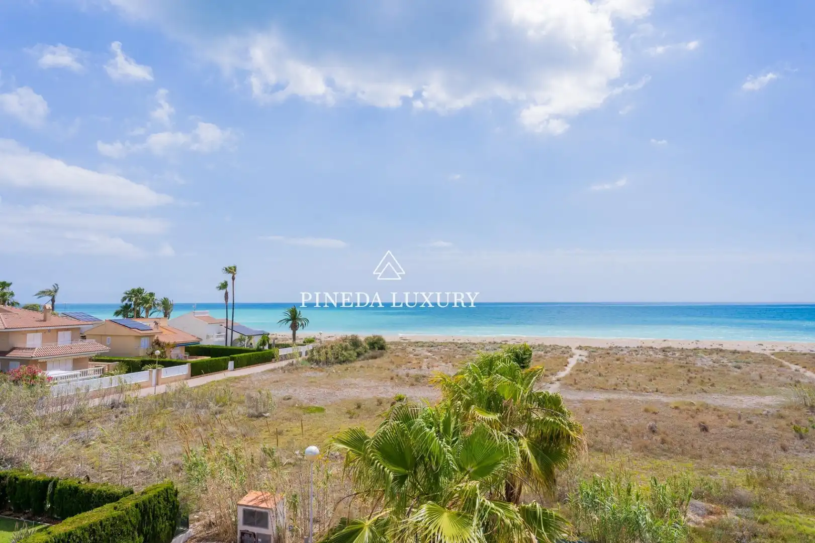 Houses for sale in Calle Sagunto, Corinto - Almarda