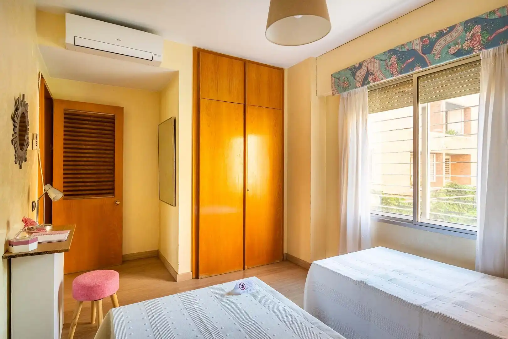 Bedroom of Flat for sale in Sevilla  with Air Conditioner, Private garden and Parquet flooring