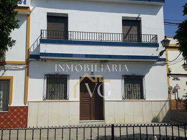 Casa amb balcó en venda a Guillena pueblo