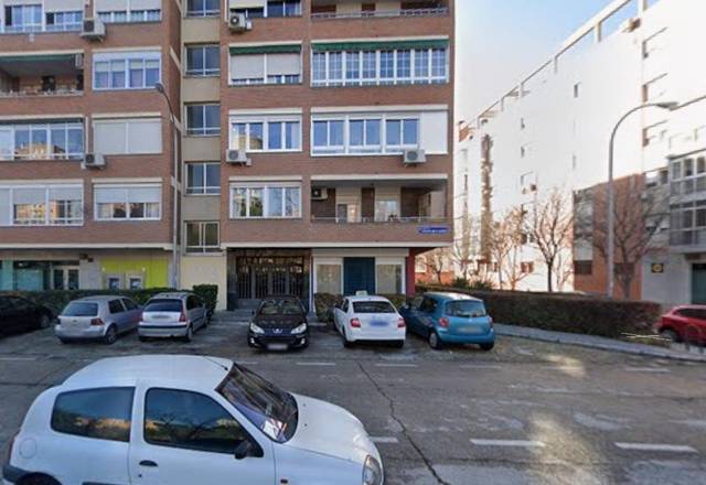 Local comercial en Alquiler en Calle de los Hermanos García Noblejas, 176 en Pueblo Nuevo