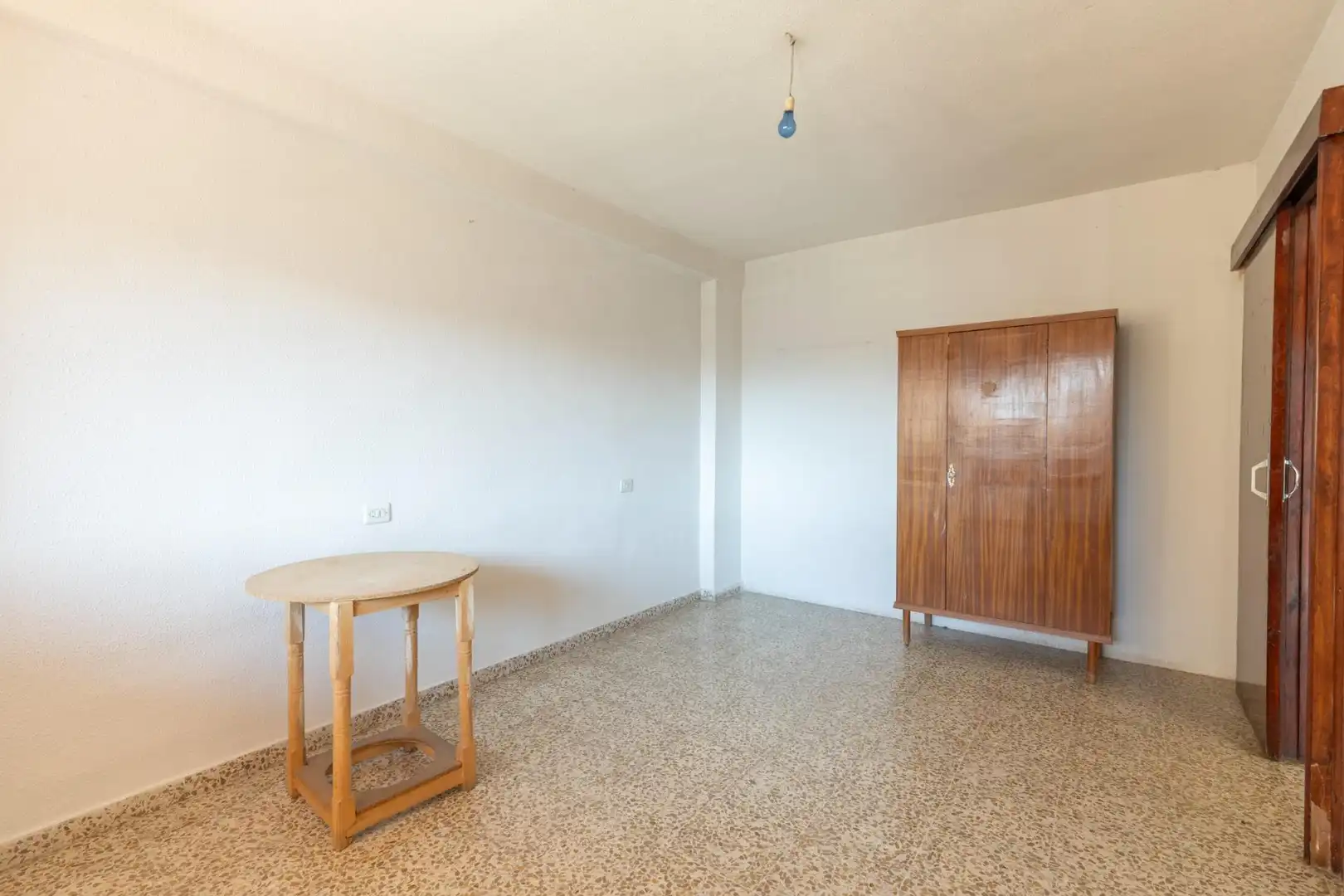 Dormitori de Pis en venda en Granada amb Terrassa