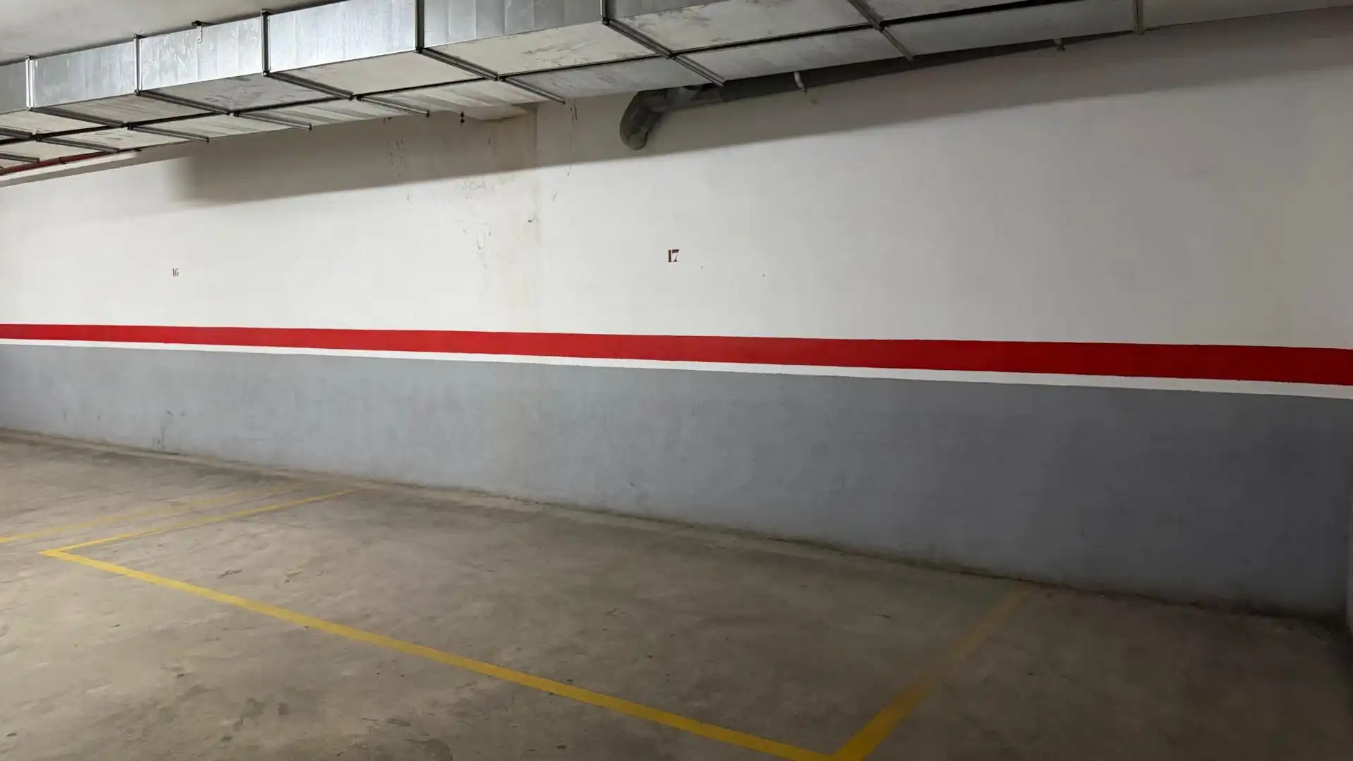 Parking of Flat for sale in Carlet  with Balcony
