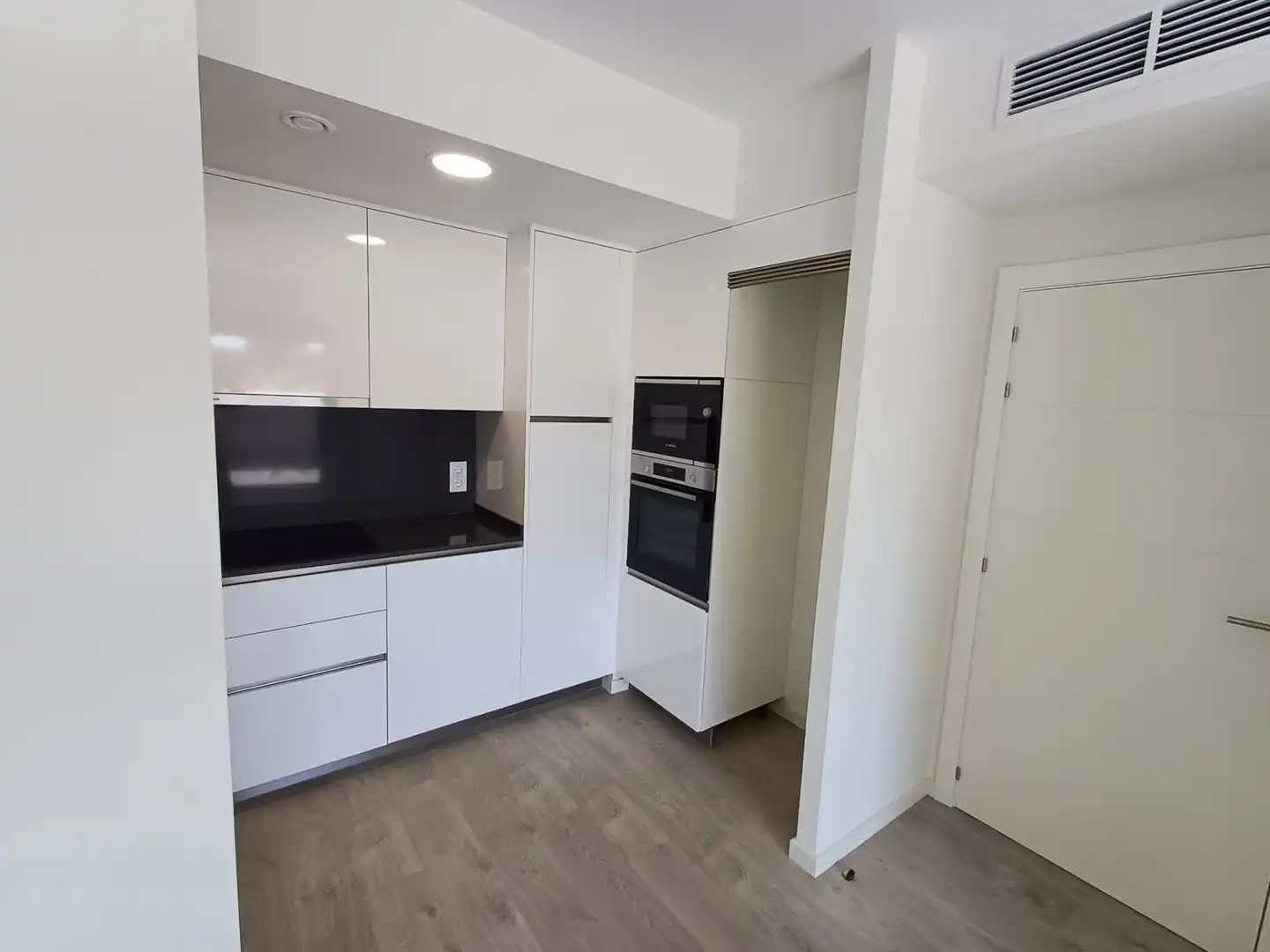 Kitchen of Flat for rent in Esplugues de Llobregat  with Air Conditioner, Heating and Parquet flooring