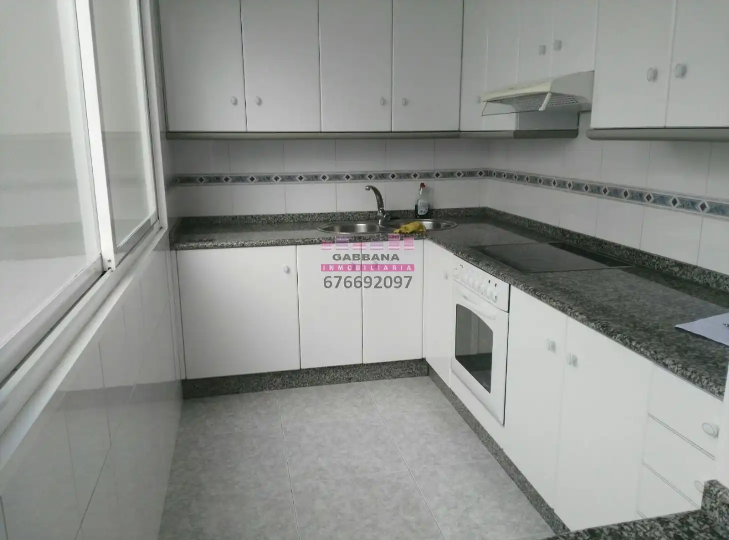 Wohnung mit Terrasse zur Miete in Rúa de Venezuela