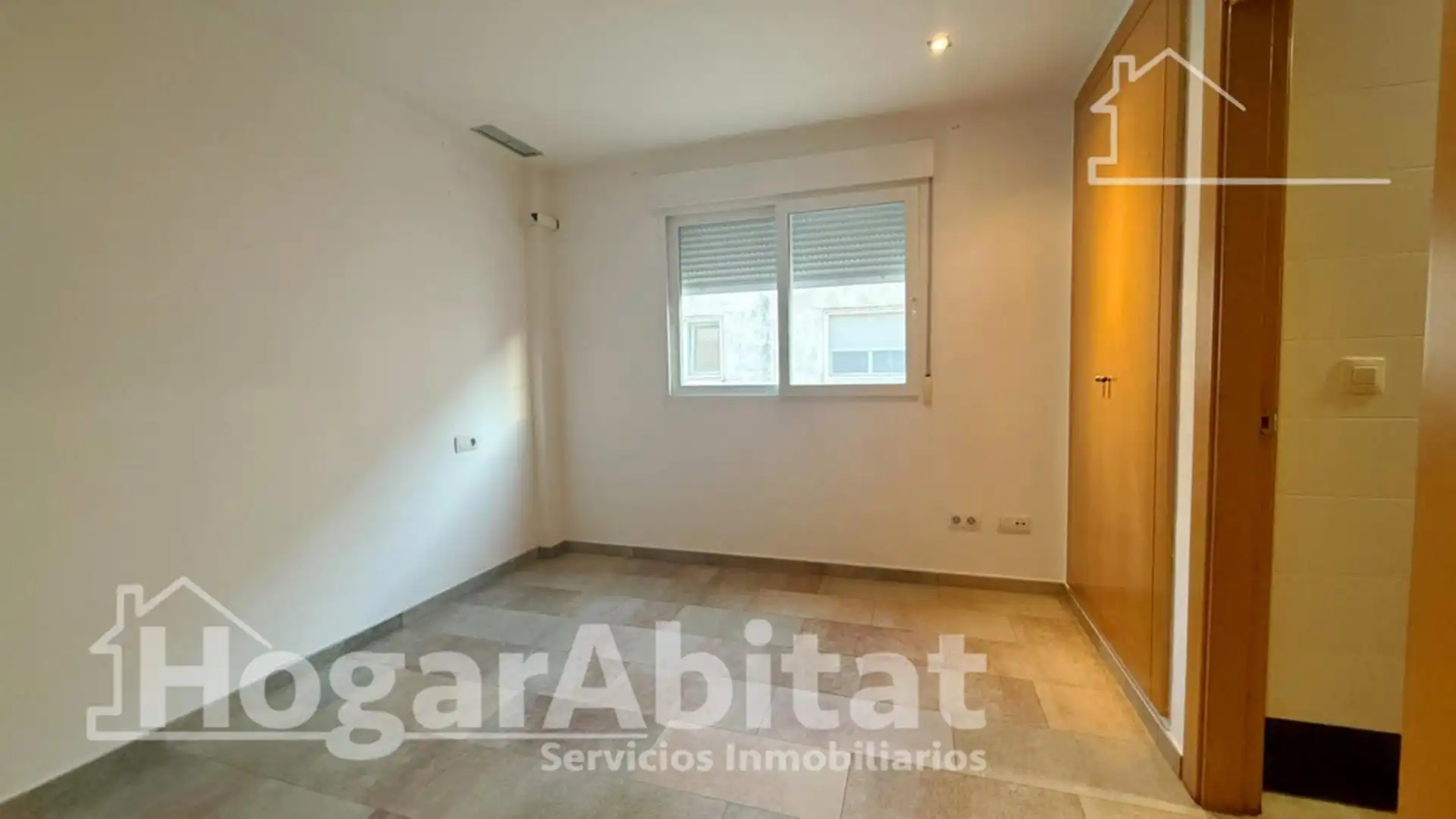 Adossat amb terrassa en venda a Calle les Germanías, imagen 16