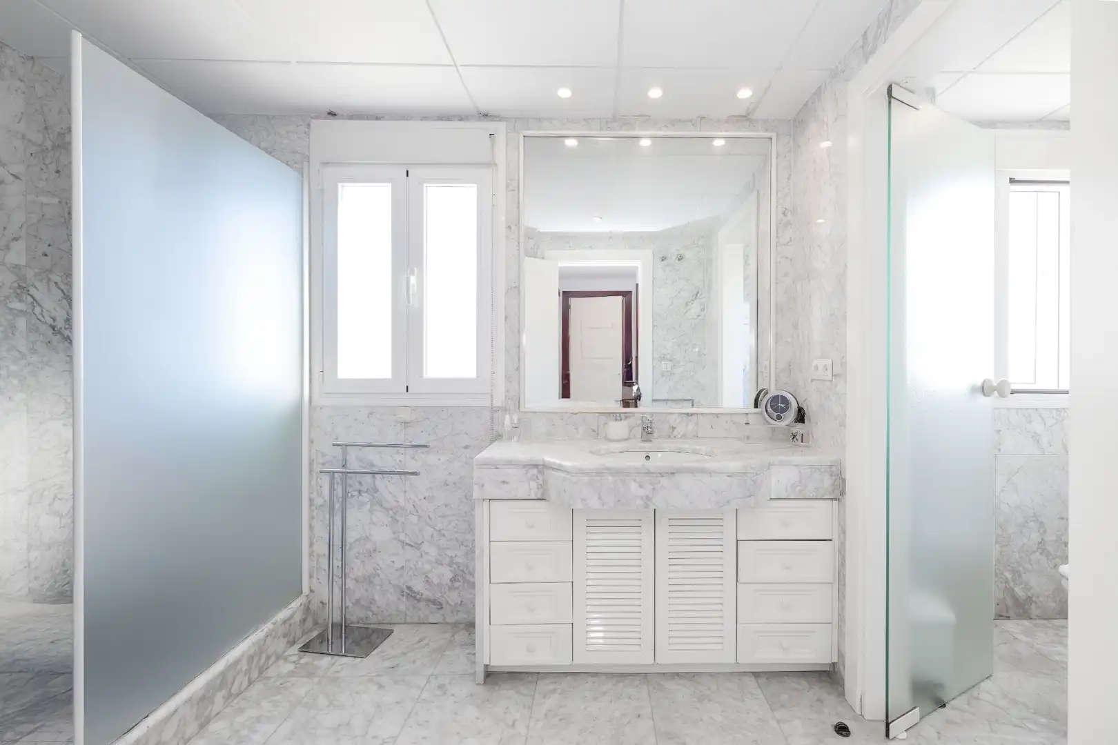 Baño de Ático en venta en Marbella con Aire acondicionado, Calefacción y Terraza